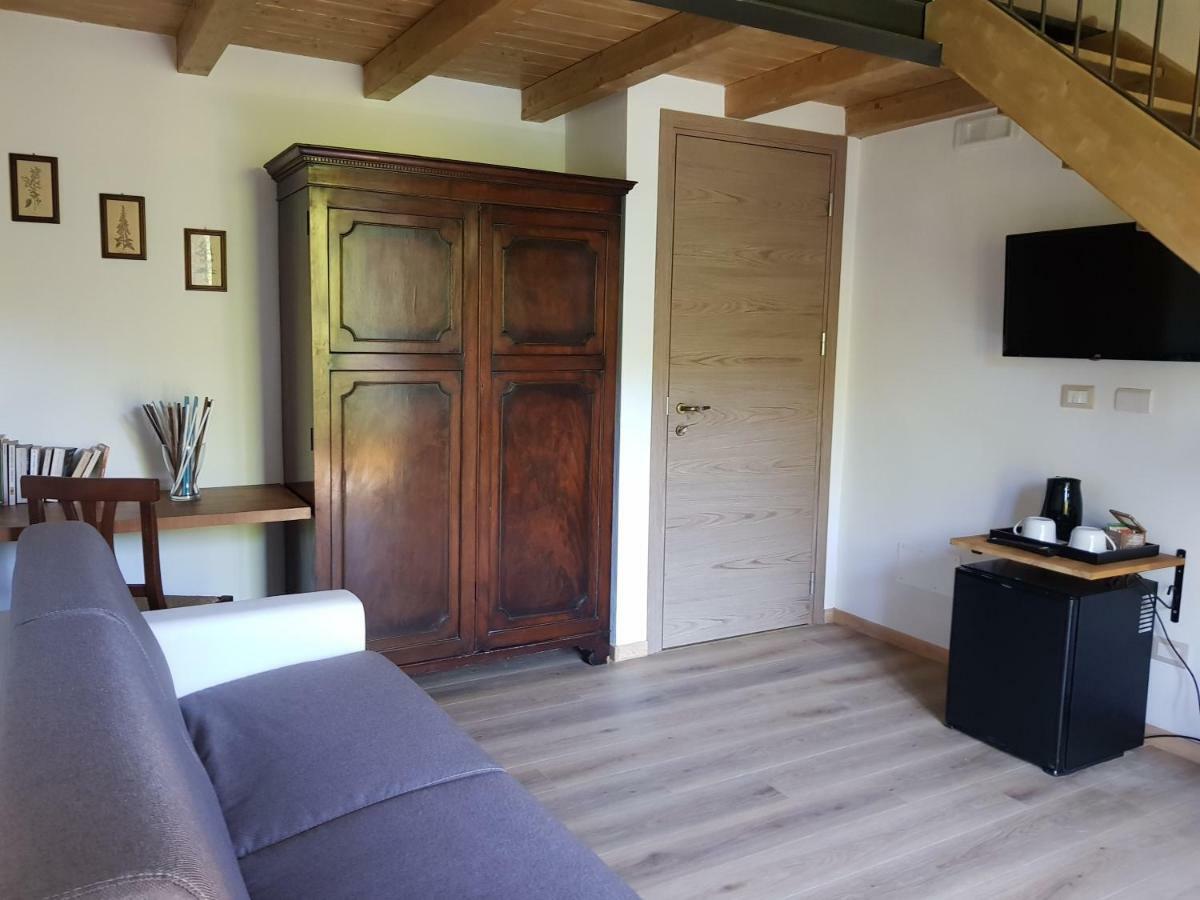 Hostal Cascina Ghitin Relais Asti Exterior foto